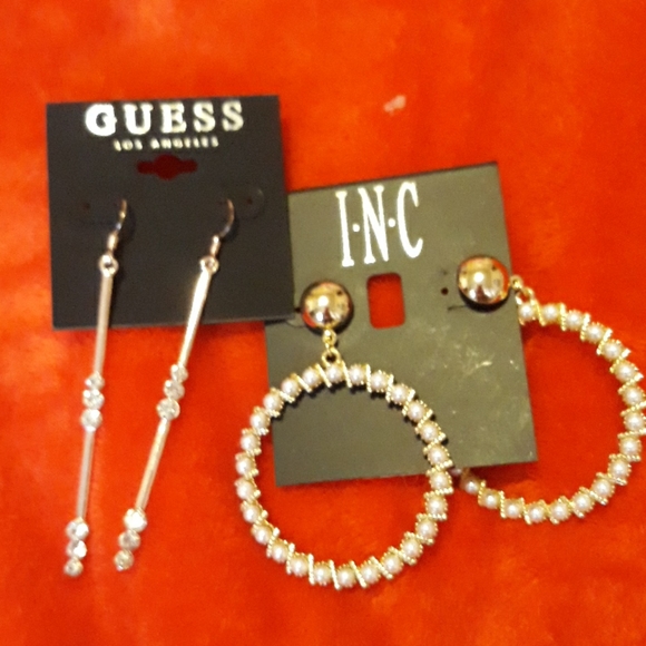 2 pairs of women dangling earrings - Picture 1 of 6